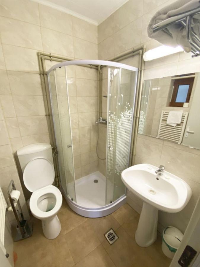 Hotel Casa Romaneasca Otopeni Bagian luar foto