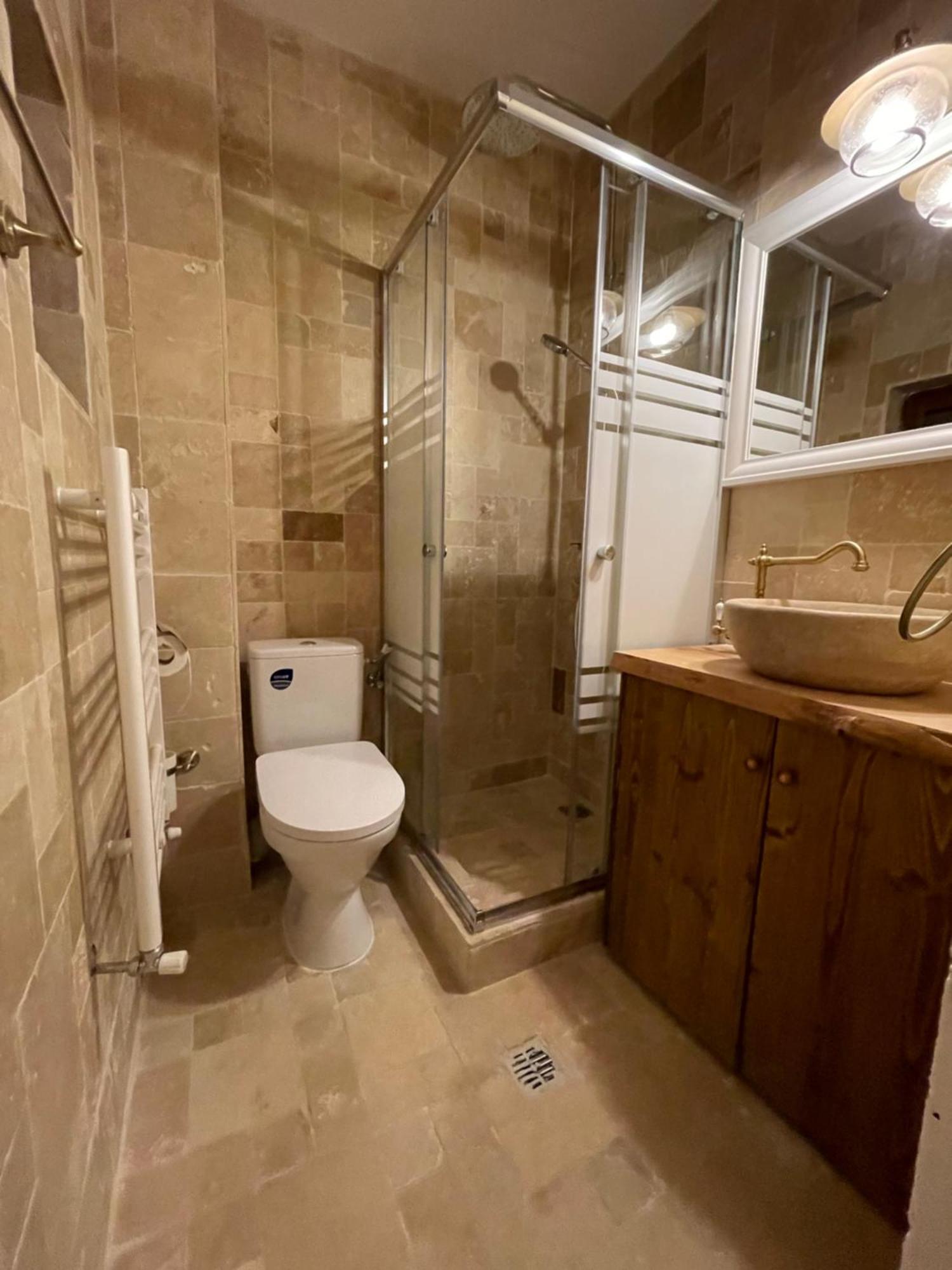Hotel Casa Romaneasca Otopeni Bagian luar foto